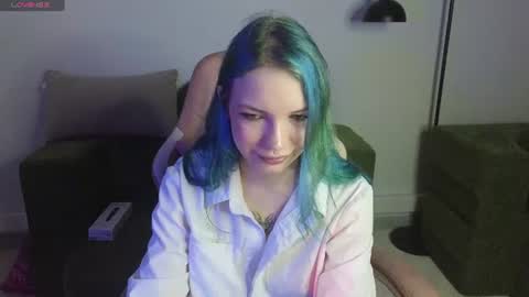 Snapshot of emily__hamilton chatting on 12, 6, 2026 Emily online show from 12, 6, 2026