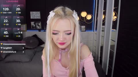 Snapshot of emily_air chatting on 28, 12, 2024 Emily online show from 28, 12, 2024