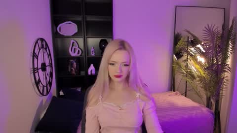 Snapshot of emily_air chatting on 26, 9, 2025 Emily online show from 26, 9, 2025