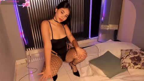 Snapshot of emily_beltonn chatting on 11, 10, 2025              online show from 11, 10, 2025