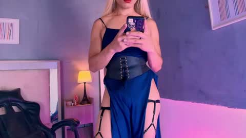 emily_castillo1_ online show from 10, 7, 2026