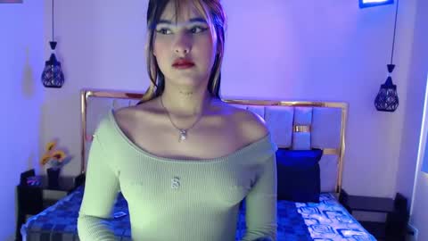 Snapshot of emily_fox_3 chatting on 28, 1, 2025 emily fox 3 online show from 28, 1, 2025