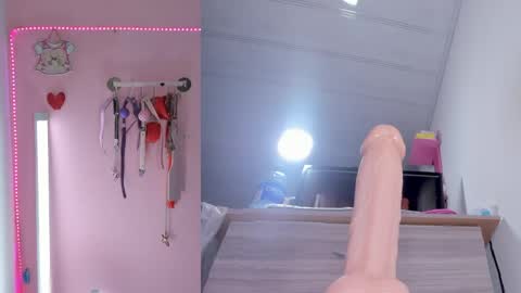 emily_foxxxi online show from 26, 4, 2026