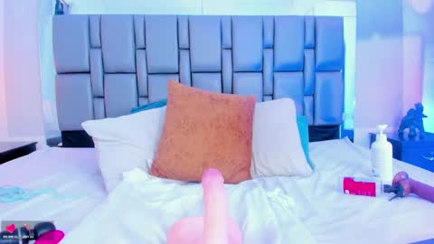 Emi  online show from 20, 2, 2025