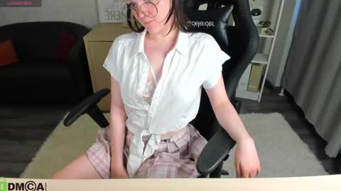 Snapshot of emily_hil11 chatting on 2, 5, 2026 Emily online show from 2, 5, 2026
