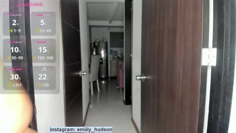 Snapshot of emily_huddson_ chatting on 26, 10, 2025 independet model online show from 26, 10, 2025