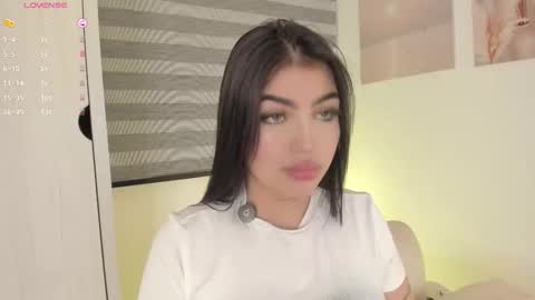 EmilyKenner  Independent model  online show from 28, 11, 2025