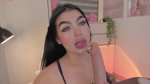 Snapshot of emily_kenner chatting on 17, 7, 2026 EmilyKenner Independent model online show from 17, 7, 2026