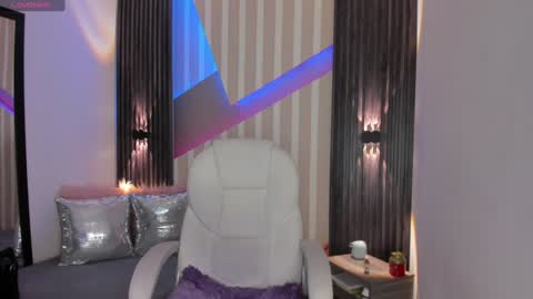 Emily online show from 24, 1, 2025