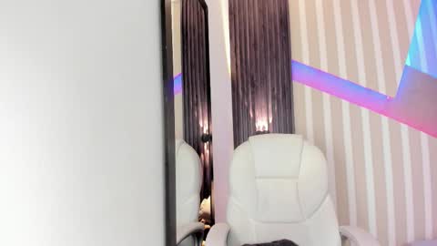 Emily online show from 4, 10, 2025