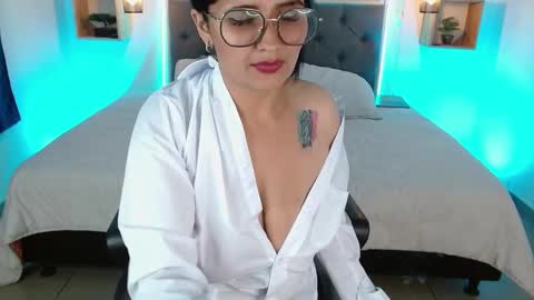E M I L Y  online show from 13, 1, 2025