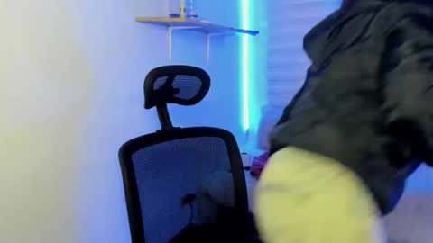 emily_lindey online show from 4, 11, 2025