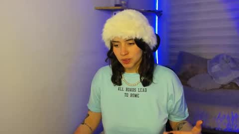 emily_lindey online show from 8, 11, 2025