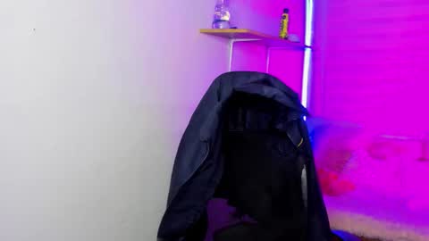 emily_lindey online show from 21, 11, 2025