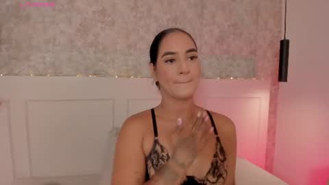 Snapshot of emily_luve chatting on 26, 6, 2026 emily_luve online show from 26, 6, 2026