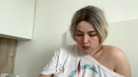 emily_morning_dew online show from 1, 10, 2025