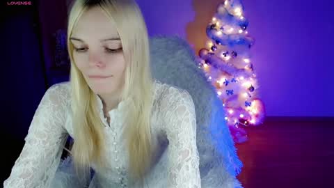 Snapshot of emily_nyaffe chatting on 26, 12, 2024 Lia online show from 26, 12, 2024