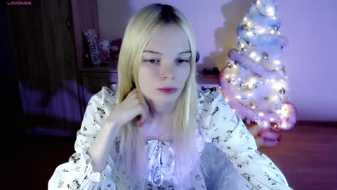 Snapshot of emily_nyaffe chatting on 4, 1, 2025 Lia online show from 4, 1, 2025