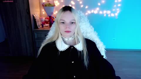 Snapshot of emily_nyaffe chatting on 22, 2, 2025 Lia online show from 22, 2, 2025