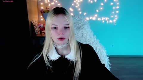 Snapshot of emily_nyaffe chatting on 22, 2, 2025 Lia online show from 22, 2, 2025