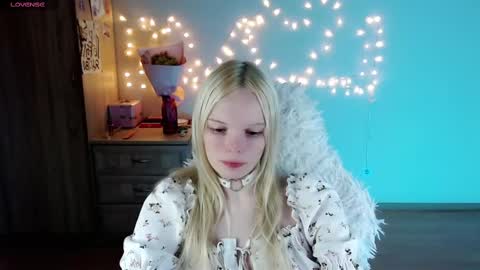 Snapshot of emily_nyaffe chatting on 10, 3, 2025 Lia online show from 10, 3, 2025