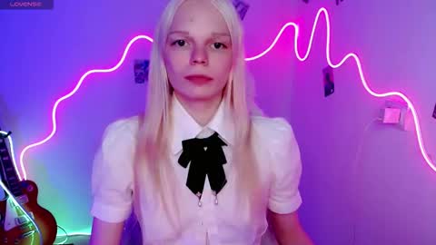 Snapshot of emily_nyaffe chatting on 14, 10, 2025 Lia online show from 14, 10, 2025