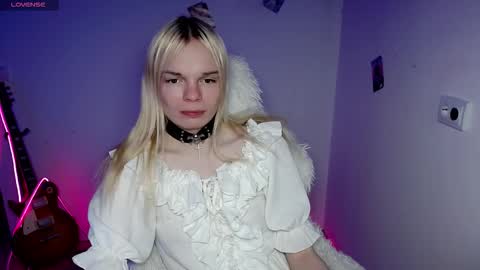 Snapshot of emily_nyaffe chatting on 20, 12, 2025 Lia online show from 20, 12, 2025