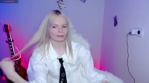 Snapshot of emily_nyaffe chatting on 10, 3, 2026 Lia online show from 10, 3, 2026