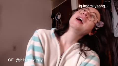 emily_pearl_ online show from 9, 4, 2026