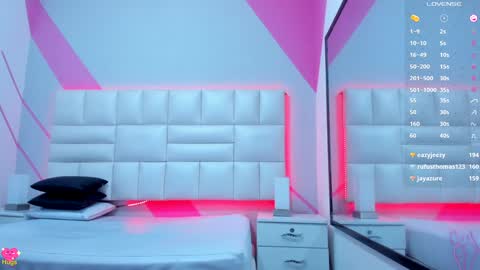 Snapshot of emily_roux chatting on 14, 12, 2024 EMILY online show from 14, 12, 2024