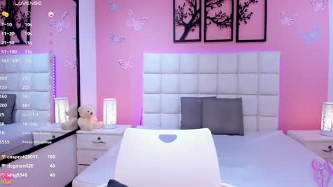 Snapshot of emily_roux chatting on 10, 1, 2025 EMILY online show from 10, 1, 2025