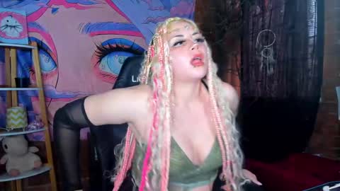 emily_salvatore online show from 3, 10, 2025