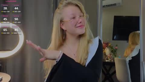 Snapshot of emily_shepard chatting on 9, 9, 2025 emily shepard online show from 9, 9, 2025