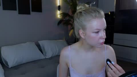 emily shepard online show from 17, 6, 2026