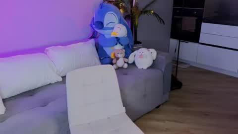 emily shepard online show from 9, 7, 2026
