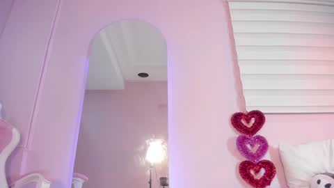 Emily online show from 27, 2, 2025