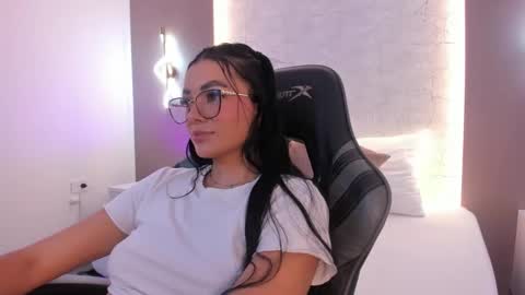 emily_tolson online show from 13, 3, 2026