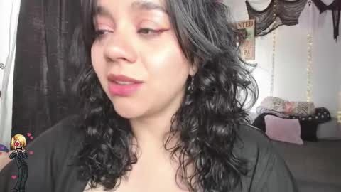 Snapshot of emily_vader chatting on 29, 10, 2025 emily_vader online show from 29, 10, 2025