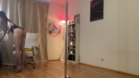Snapshot of emily_w0w_ chatting on 10, 6, 2026 Lia online show from 10, 6, 2026