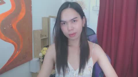 emily_xo143 online show from 25, 5, 2026
