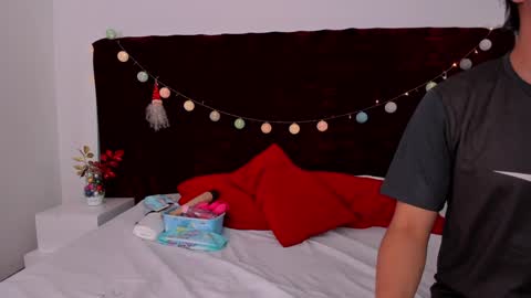 Emilyyy online show from 20, 12, 2024