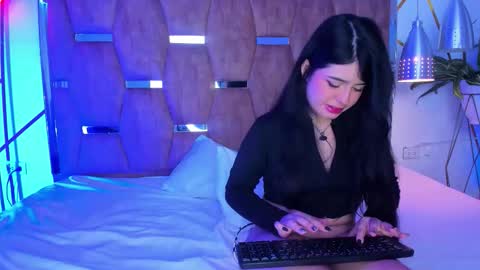 Amily  Andrew online show from 13, 11, 2025