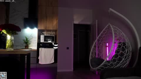 Snapshot of emilybatee chatting on 25, 9, 2025 emilybatee online show from 25, 9, 2025