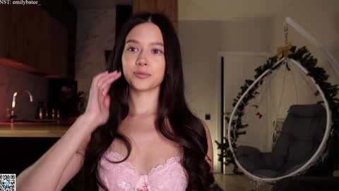 Snapshot of emilybatee chatting on 4, 3, 2026 emilybatee online show from 4, 3, 2026