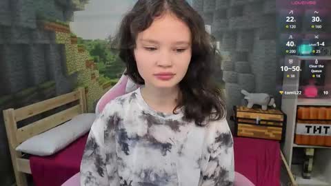 Emilyhaves online show from 15, 10, 2025