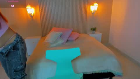 EMILY online show from 21, 11, 2025