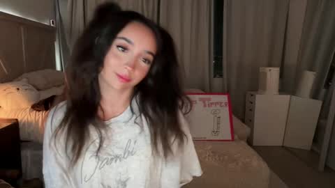 Snapshot of emilyfawn chatting on 3, 5, 2026 emilyfawn online show from 3, 5, 2026