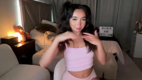 Snapshot of emilyfawn chatting on 25, 5, 2026 emilyfawn online show from 25, 5, 2026