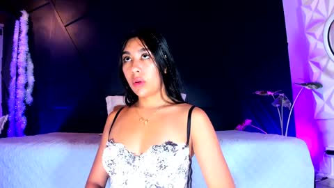 Snapshot of emilyh_ chatting on 12, 1, 2025 Emily online show from 12, 1, 2025