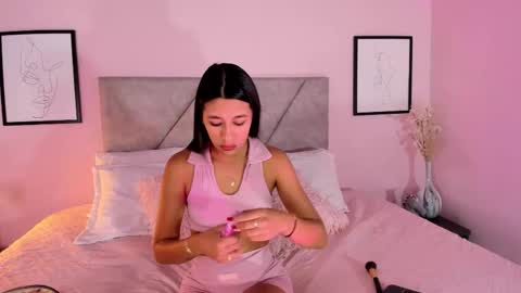 Snapshot of emilyh_ chatting on 24, 10, 2025 Emily online show from 24, 10, 2025